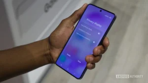 Samsung Confirms Luminosity Trade-Offs in Galaxy S26 Ultra’s Privacy-Centric Display Architecture